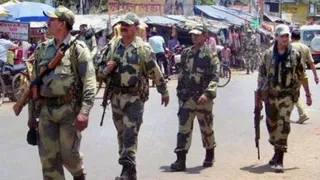 नेपाल से लूटे गए अत्याधुनिक हथियार बंगाल तक पहुंचे