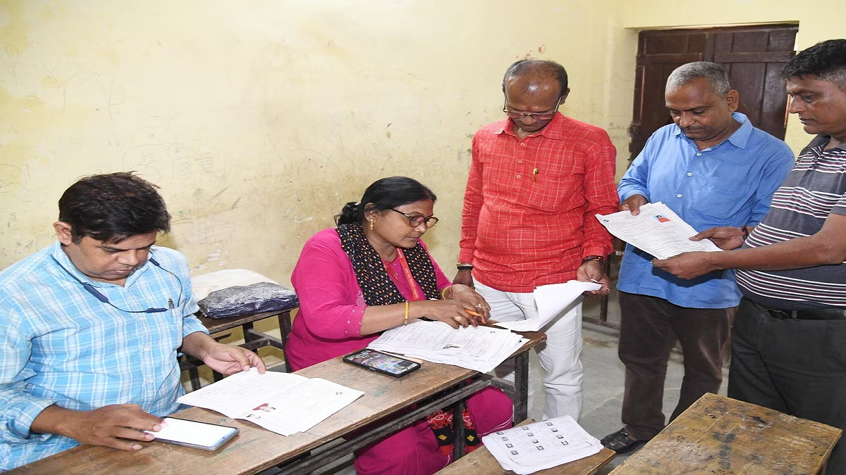 झारखंड में अप्रैल से मतदाता सूची का विशेष गहन पुनरीक्षण की तैयारी, बीएलओ को मिला प्रशिक्षण
