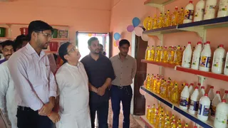 विंध्य मार्ट का उद्घाटन: मीरजापुर में महिला स्वयं सहायता समूहों के उत्पादों को मिला नया बाजार।