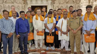 टीम के अधिकांश सदस्य टीम के मालिक संजीव गोयनका और कप्तान ऋषभ पंत के साथ अयोध्या पहुंचे