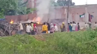 फर्नीचर दुकान में लगाई आग। (जागरण)