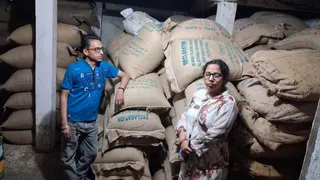 औचक निरीक्षण कर खाद्य सुरक्षा विभाग की टीम ने कोल्ड स्टोरेज में रखा 14,400 किलो से अधिक कुट्टू का आटा सीज किया है।