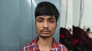 गणेश नामक नेपाली व्यक्ति ने मुंबई में ट्रांसपोर्ट पर काम करते हुए चालकों को भर्ती किया।