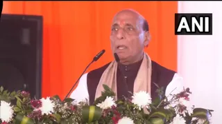 रक्षा मंत्री से लेकर सीएम के भाषण में सैन्य परंपरा का बार-बार जिक्र.