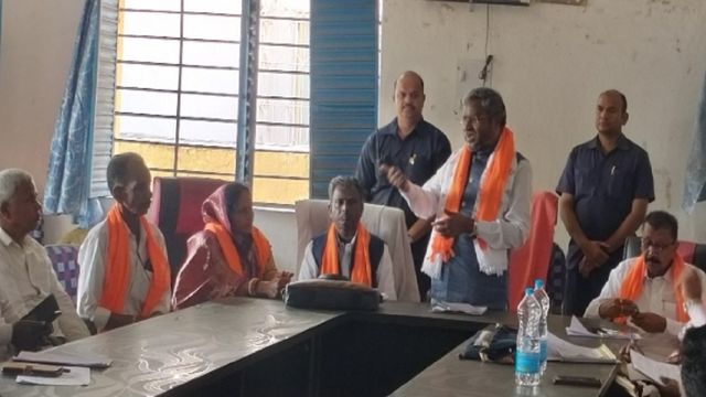 दुमका में बाबूलाल मरांडी का आह्वान, भाजपा कार्यकर्ता जन-जन तक पहुंचाएं केंद्र सरकार की नीतियां
