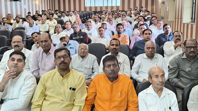 विकास और सुशासन के मामले में देश का मॉडल बन रहा यूपी, 2063 तक महाशक्ति बनेगा भारत
