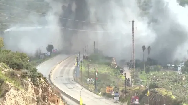  इजरायल ने लेबनान के कसमिया पुल को किया ध्वस्त, देश के दक्षिणी हिस्से से टूटा संपर्क; आवाजाही ठप