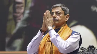 रवि ने कहा कि भारत वेदों से उत्पन्न व ऋषियों की ताकत से उदभवित राष्ट्र है (फोटो: पीटीआई)