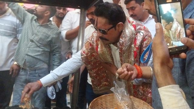 रिहाई के बाद अनंत सिंह की जगदंगा मंद‍िर में धमाकेदार एंट्री, लखीसराय में गूंजे ‘छोटे सरकार’ के नारे
