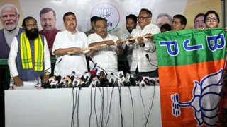 बंगाल चुनाव से पहले TMC को झटका