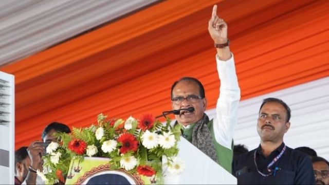 'उत्तर प्रदेश देश के विकास का इंजन, हर गरीब को मिलेगा पक्का मकान', गोरखपुर में बोले केंद्रीय मंत्री शिवराज स‍िंह चौहान
