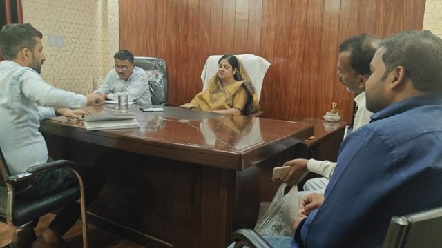 Saran News: मढ़ौरा नगर पंचायत का 92.36 करोड़ का बजट पास, 8 पार्षदों ने किया बहिष्कार
