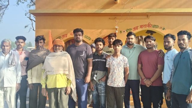 बुलंदशहर के चामुंडा देवी मंदिर में लाखों रुपए की चोरी... CCTV कैमरे और DVR भी ले गए चोर, ग्रामीणों में आक्रोश
