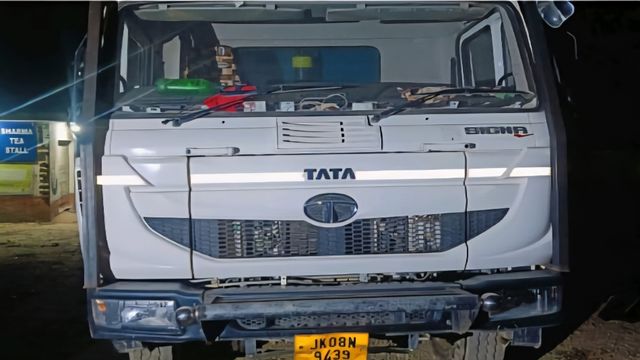 कठुआ पुलिस की अवैध खनन के खिलाफ बड़ी कार्रवाई, अवैध खनन के खिलाफ 8 वाहन जब्त

