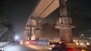 पीडब्ल्यूडी ने महरौली-बदरपुर रोड पर 1,471 करोड़ रुपये की लागत से छह-लेन वाला एलिवेटेड करिडोर और अंडरपास बनाने के लिए दिल्ली मेट्रो को काम सौंपा है।