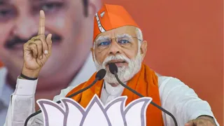 पीएम मोदी उत्तर बंगाल से चुनावी बिगुल फूंकेंगे । (पीटीआई)