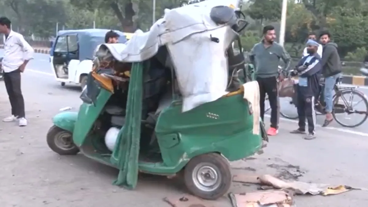 ग्वालियर में स्कॉर्पियो और ऑटो की टक्कर, शीतला माता के दर्शन कर लौट रहे पांच श्रद्धालुओं की मौत - gwalior scorpio auto collision many dead injured near jain temple