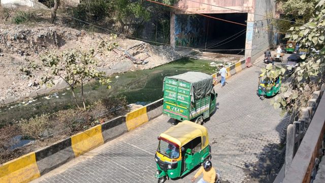 कई माह से बंद है मधुबन अंडरपास, लोगों की आवाजाही के लिए बढ़ी मुश्किलें; पानी भरने से बीमारियों का खतरा

