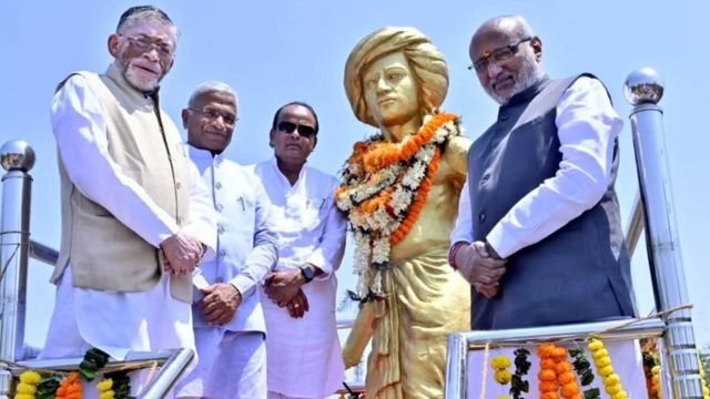 भगवान बिरसा मुंडा की पावन धरती उलिहातु पहुंचे उपराष्ट्रपति और राज्यपाल, दी  श्रद्धांजलि
