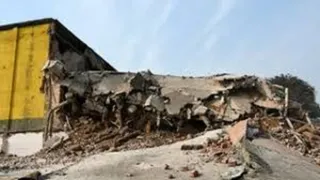 प्रयागराज के चंदापुर में कोल्ड स्टोरेज में दुर्घटना के बाद फैला मलबा। जागरण आर्काइव