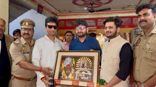 कवि कुमार विश्वास ने सराही सोनभद्र की प्राकृतिक छटा, डाला में किया पड़ाव।