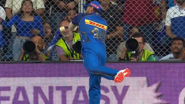 MI vs KKR: रोहित शर्मा ने टपकाया बेहद आसान कैच, Angkrish Raghuvanshi को जीवनदान देना पड़ा भारी