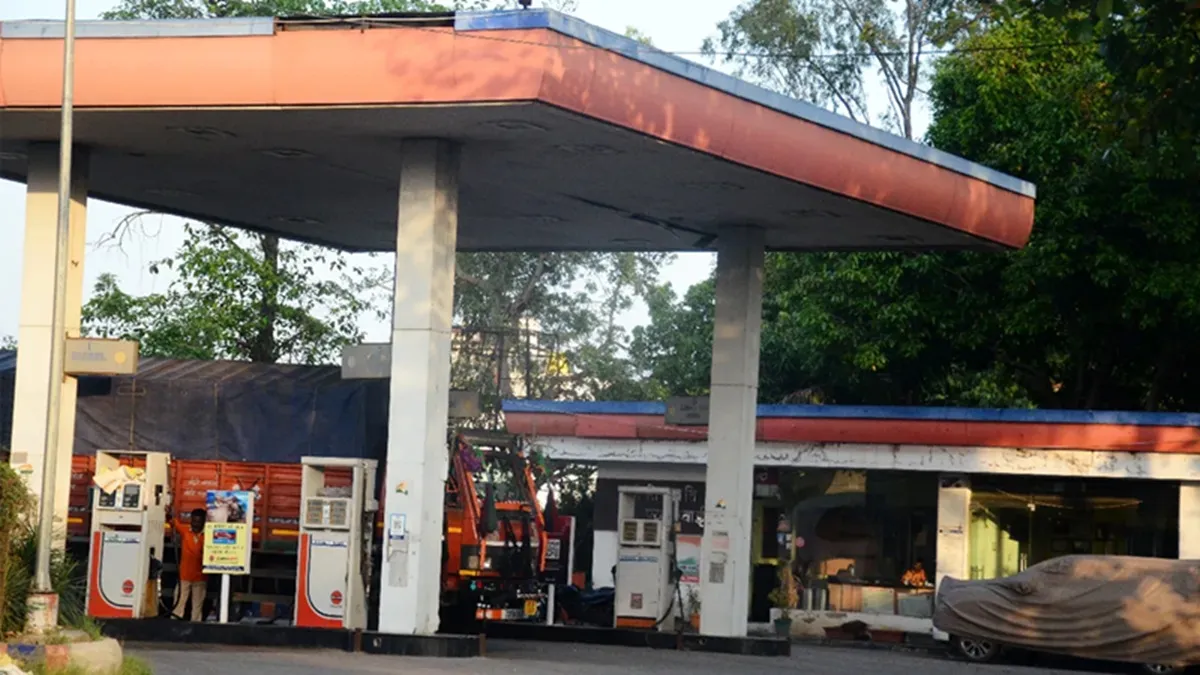 अफवाहों की बीच गुजरात में खड़ा कर दिया अवैध पेट्रोल पंप, पुलिस ने दो लोगों को पकड़ा