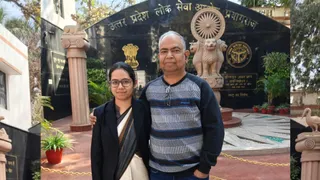 काव्या सिंह अपने पिता के साथ।