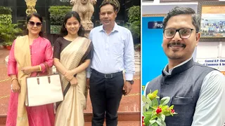 अपने माता-पिता के साथ उपासना सिंंह और अतहर जमाल