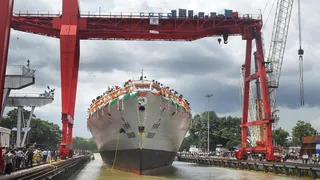 एडवांस्ड गाइडेड मिसाइल फ्रिगेट 'दुनागिरी'। (पीटीआई)