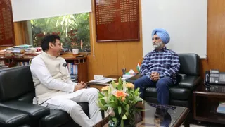 देवेंद्र यादव ने एलजी संधू से मिलकर उठाए दिल्ली के गंभीर मुद्दे।