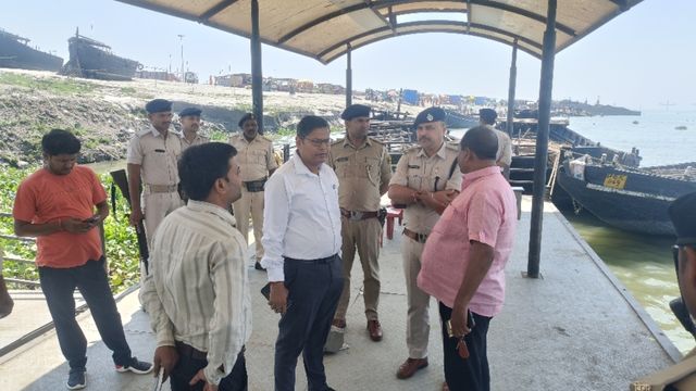 मनिहारी से साहिबगंज के बीच बढ़ी दूरी, यात्रियों को लेना होगा भागलपुर वाला रूट; नौका-फेरी सेवा ठप

