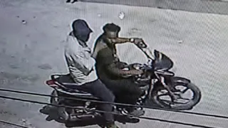 प्रयागराज के धूमनगंज स्थित राजरूपपुर में एक घर में चोरी के बाद सीसीटीवी में कैद संदिग्धों की तस्वीर। सौजन्य : स्वयं