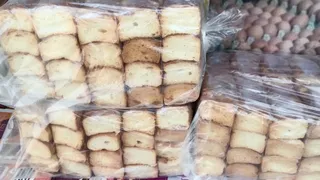 बेकरी पर तैयार टोेस्ट।