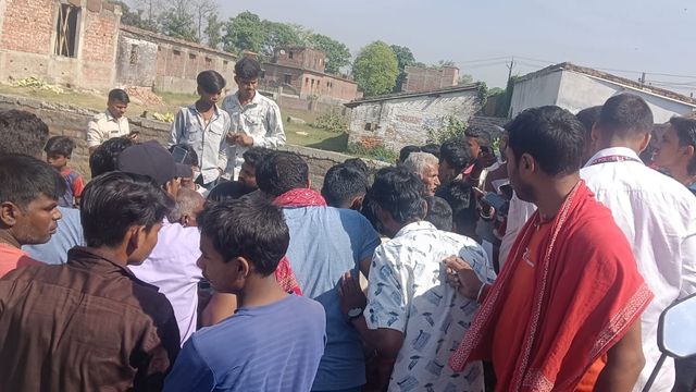 Bihar News : मौत से पहले सोशल मीडिया पर लाइव, आर्केस्ट्रा डांसर के डेरे में युवक ने फंदे से लटककर की आत्महत्या
