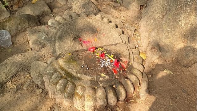 उपेक्षा के साये में लोहरदगा का 'महादेव मंडा', प्रशासनिक अनदेखी से मिट रहे प्राचीन अवशेष

