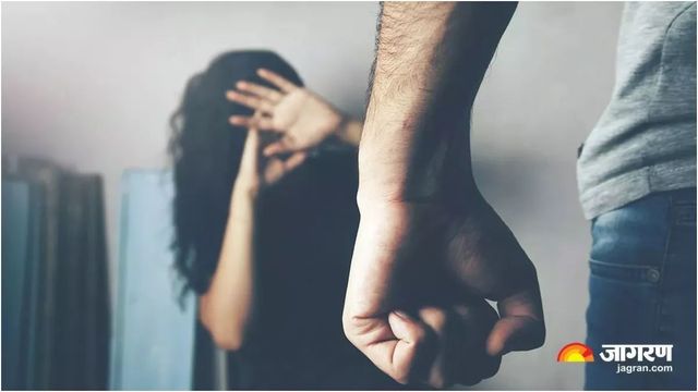 दहेज के लालच में नाबालिग को रेड लाइट एरिया में बेचने की कोशिश, पति समेत 3 पर केस
