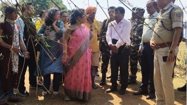 हजारीबाग में किशोरी हत्याकांड की जांच को पहुंची राष्ट्रीय महिला आयोग की टीम, स्वजनों से ली जानकारी
