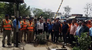मॉकड्रिल की सूचना पर समपार फाटक पर पहुंची रेलवे की टीम। सूवि
