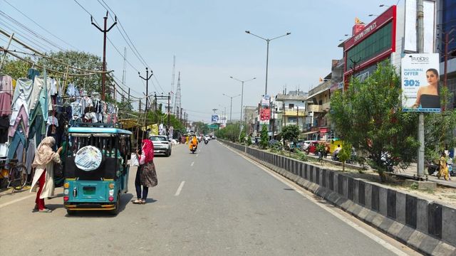 Mau Weather: अप्रैल में जून-जुलाई वाली गर्मी का एहसास, आने वाले दिनों को लेकर विभाग का अलर्ट