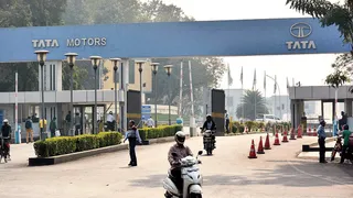 टाटा मोटर्स के जमशेदपुर प्लांट में लगभग 600 अधिकारी हैं कार्यरत। (फोटो: जागरण)