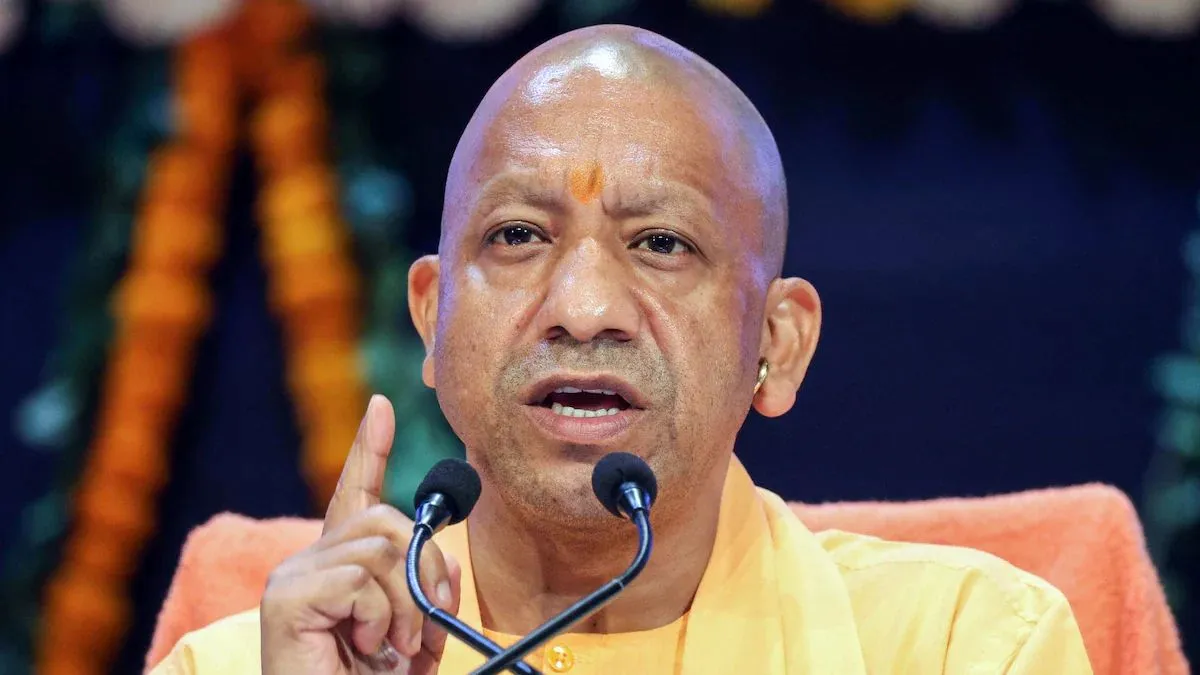 'कर्मचारियों के हितों से समझौता नहीं', सीएम योगी के कड़े रुख के बाद हेल्पलाइन कर्मियों का वेतन बढ़ा