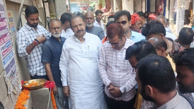 गया के मानपुर में जर्जर सड़क से मिलेगी राहत, 1.11 करोड़ की लागत से बनेगा पीसीसी पथ व नाली
