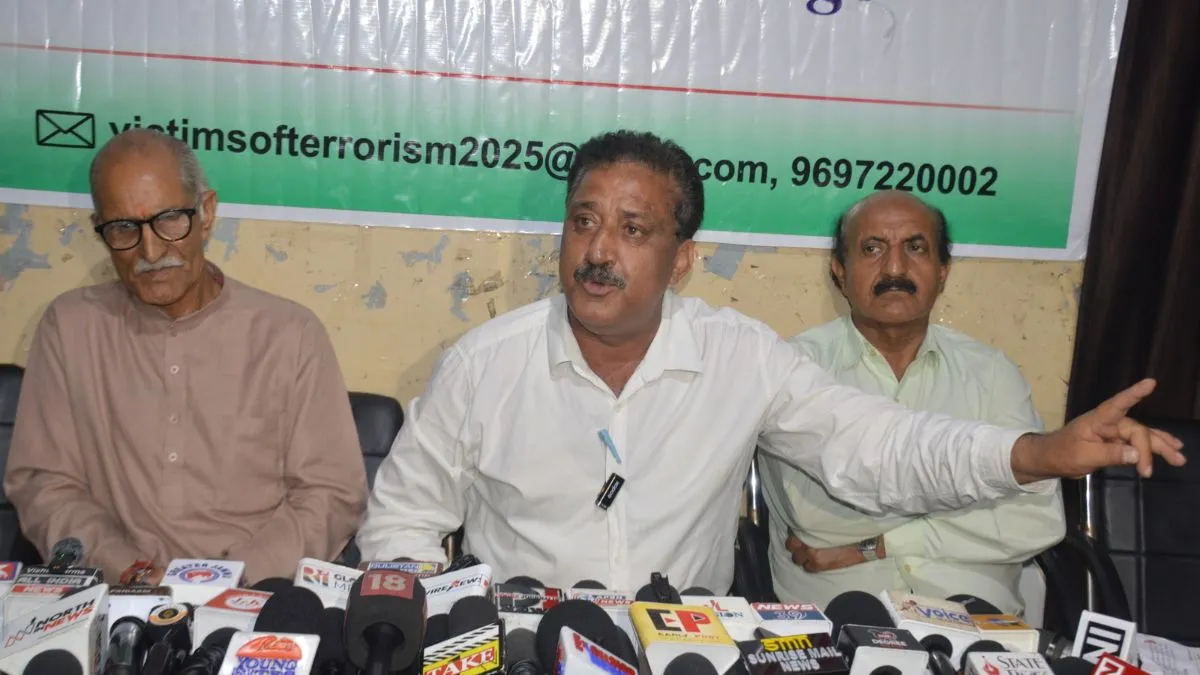 'कश्मीरी हिंदुओं के हत्यारों को सामने लाए सरकार', 30 साल बाद भी न्याय की तलाश कर रहा अनंतनाग का यह परिवार