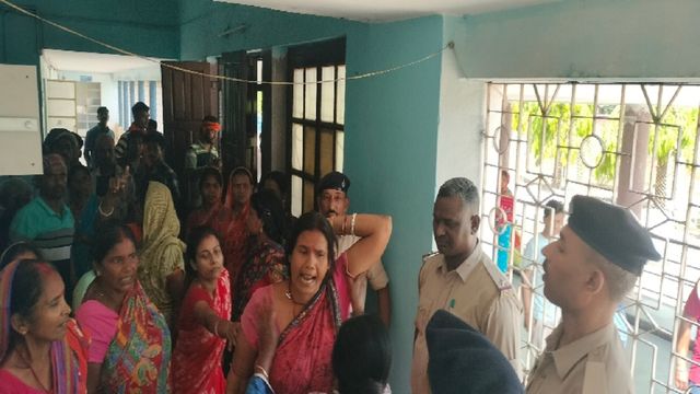 पंचेत डैम पर सूमो की टक्कर से किशोर की मौत, एक घायल; ग्रामीणों का हंगामा
