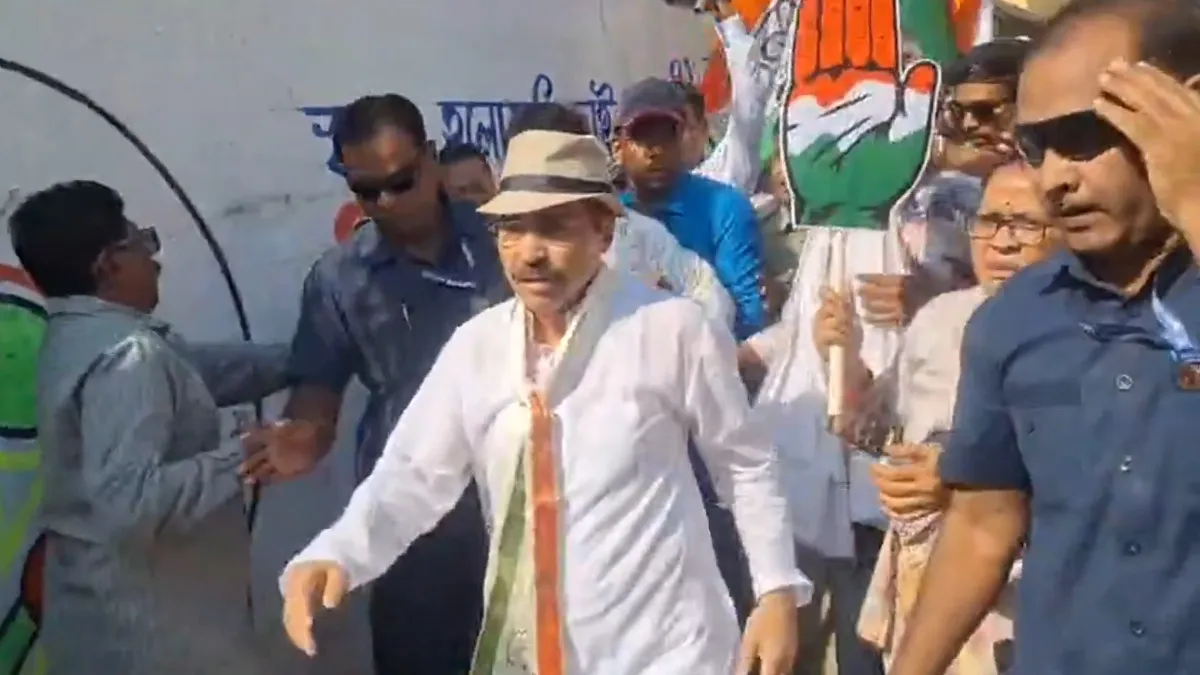 मुर्शिदाबाद में चुनाव प्रचार के दौरान कांग्रेस उम्मीदवार अधीर रंजन चौधरी पर हमला, TMC समर्थकों पर लगा आरोप