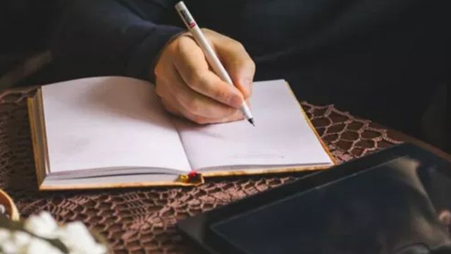 ‘मेरे जीते जी कोई मुझसे बड़ा नहीं’: अनोखे संकल्प वाले बिहार के मजिस्ट्रेट साहब की कहानी, बेटा-पोता बने बड़े हाक‍िम 

