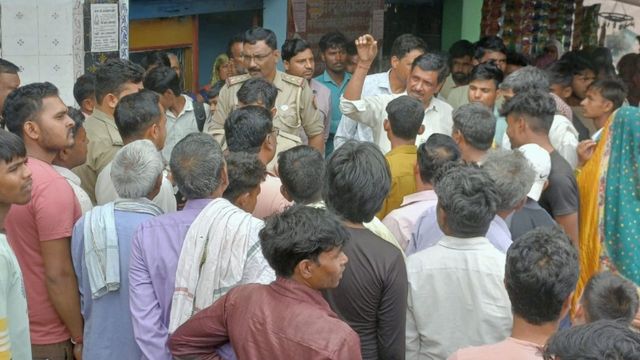 बुलंदशहर में बाइक सवार बदमाशों ने सेना के जवान की बेटी को किया अगवा, मां की गोद से छीना

