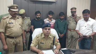 पुलिस लाइन सभागार में मामले का राजफाश करते एसपी डॉ. ईरज राजा। जागरण