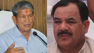 पूर्व मुख्यमंत्री हरीश रावत और प्रदेश कांग्रेस की चुनाव प्रबंधन समिति के अध्यक्ष डा हरक सिंह रावत की फोटो।